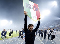 De Bruyne menerima tawaran Napoli karena faktor pelatih Antonio Conte. Conte percaya kalau sang gelandang berusia 33 tahun itu masih bisa main bagus! (REUTERS/Remo Casilli)