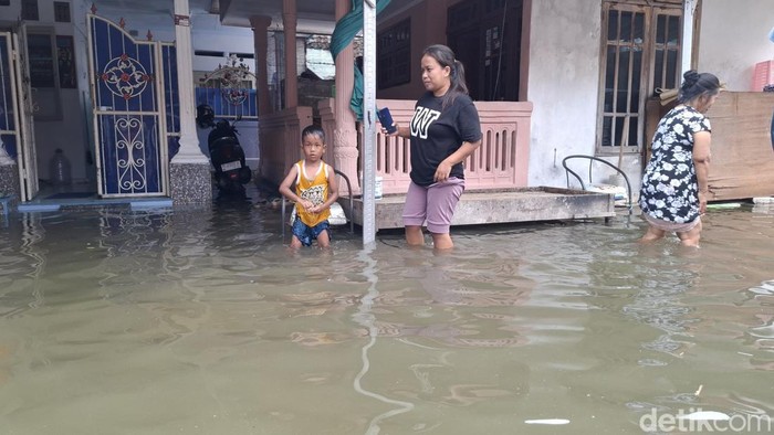 Banjir rob di Bangkalan