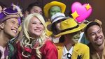 Para Artis Berzodiak Aries Berpesta, Seru Banget Cosplay Karakter 90-an