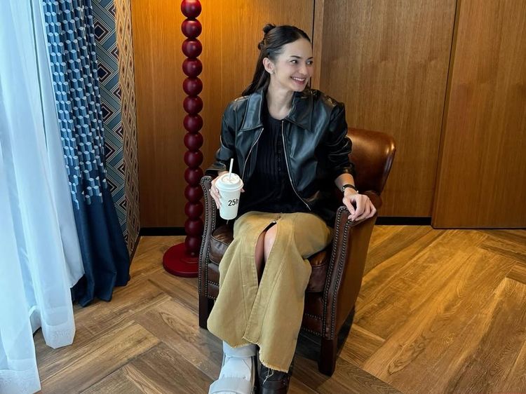 Enzy Storia Update Kaki Cedera, Netizen Malah Salfok
