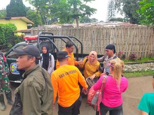 11 Pendaki Tersesat di Gunung Arjuno Dievakuasi, Begini Kondisinya