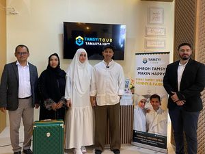 Fairuz A Rafiq dan Sonny Septian Rayakan Ulang Tahun Pernikahan Sambil Umroh