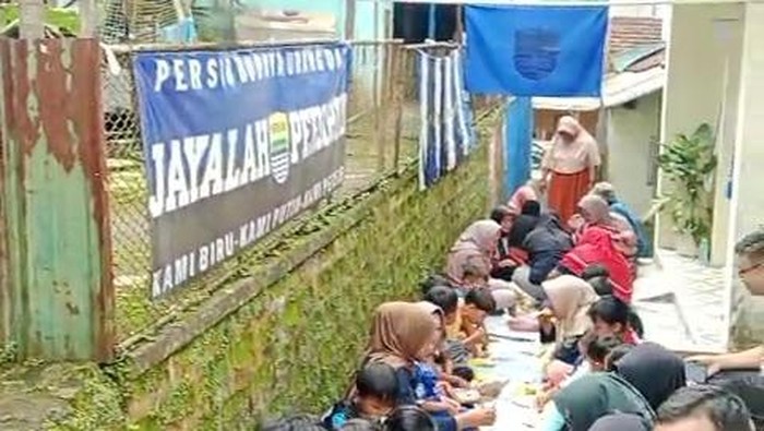 Gang Persib di Kampung Dago, Leuwisari, Kabupaten Tasikmalaya