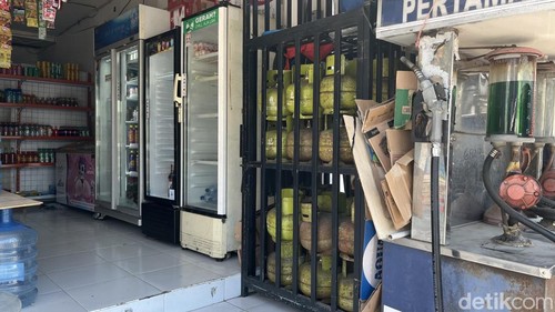 Salah satu toko kelontong yang tidak menyediakan gas sejak lima hari lalu.