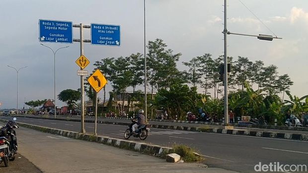 Jalan akses Tol Batang atau di interchange exit Tol Batang, yang viral dipakai untuk balap liar, Jumat (30/5/2025).