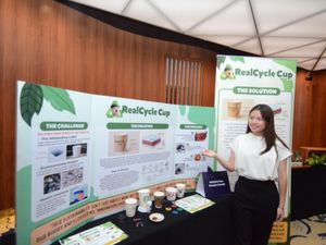 Gracelyn, Siswi SMA Ini Ciptakan Cangkir Kopi Kertas Bebas Mikroplastik