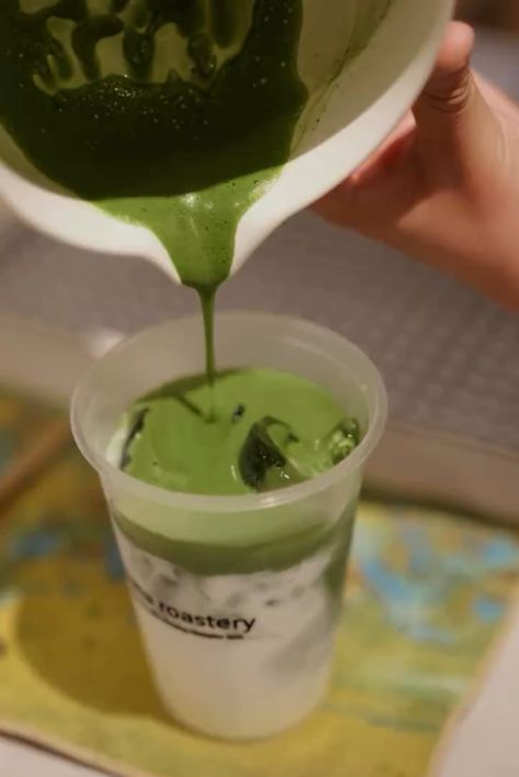 kafe matcha di Surabaya