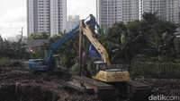 Pramono meminta Dinas Sumber Daya Air menangani persoalan di Kali Ciliwung kawasan Kebon Melati. 