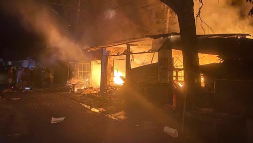 Sebuah toko di Desa Tista, Kecamatan Abang, Karangasem ludes terbakar pada Jumat (30/5/2025). (dok. Polres Karangasem)