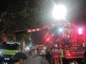 Kecelakaan Beruntun di Kenjeran Surabaya, Satu Korban Terjepit