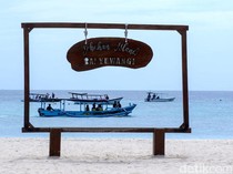 Pesona Laut Biru Pasir Putih Pulau Tabuhan