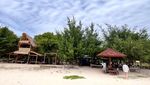 Pesona Laut Biru Pasir Putih Pulau Tabuhan