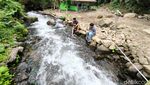 Sensasi Berendam Air Belerang dan Kesejukan Curug Cilengkrang Kuningan