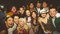 Bahagianya para artis dalam Aries Party. Eh ada Rossa juga yang datang loh. (Foto: dok Instagram)