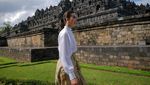 Potret Menpar Widiyanti Bersama Ibu Negara Prancis di Candi Borobudur