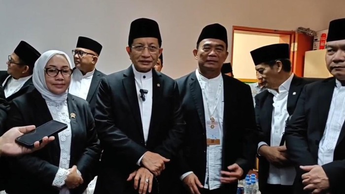 Menteri Agama (Menag) Nasaruddin Umar tiba di Jeddah, Arab Saudi, untuk mengecek dan memimpin pelaksanaan puncak haji 2025.