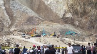 Menanggapi kejadian tersebut, Gubernur Jawa Barat Dedi Mulyadi memerintahkan agar tambang yang berlokasi di kaki Gunung Kuda itu ditutup secara permanen. Keputusan ini diambil menyusul kekhawatiran terhadap standar keamanan tambang yang dinilai tidak layak dan membahayakan keselamatan para pekerja. ANTARA FOTO/Dedhez Anggara