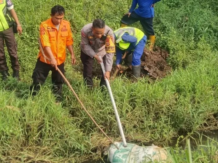 Penemuan karung mencurigakan di Bintaro, Tangsel.