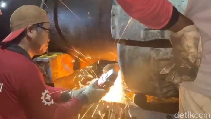 Perbaikan pipa air Probolinggo