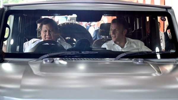 Bukan Citroen atau Peugeot, Prabowo Sopiri Macron Naik Maung Pindad!