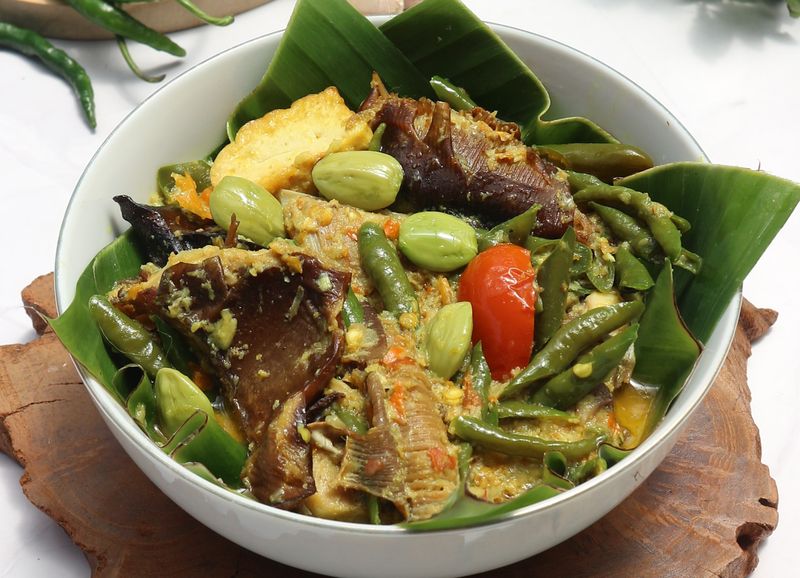 Resep Ikan Pari Bumbu Santan Cabe Hijau