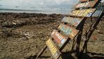 Sampah Timbun Pantai Gemah Usai Banjir Bandang