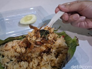 Nyamm! Nasi Bakar Legendaris Paling Laris Manis di Jalan Semangka