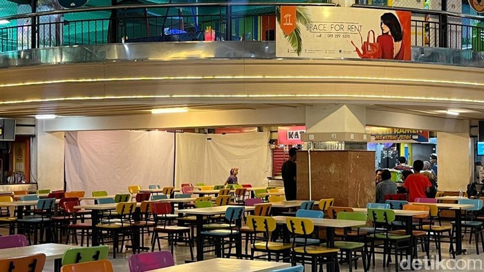 Suasana di Solo Grand Mall usai kebakaran, Jumat (30/5/2025).