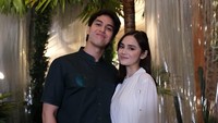 Ucapan manis dari Syifa Hadju dibalas El Rumi. El mengunggah ke Instagram Stories dan menuliskan I love you bebe. (Foto: dok Instagram)