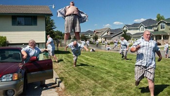 Bukan Attack on Titan, tapi Attack on Me. Foto: (Bored Panda)