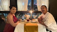 Dustin Tiffani mengatakan mengajarkan Ditha Rizky Amalia terkait kerapian. Ia mengatakan saling mengajarkan satu sama lain setelah menikah. (Foto: dok Instagram)