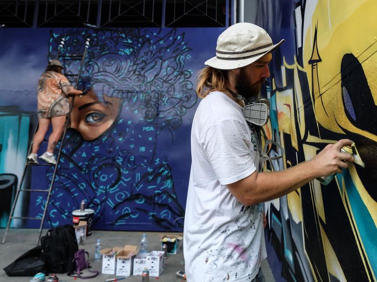 Festival Grafiti Internasional Hadirkan Warna Baru di Pulosari Jateng