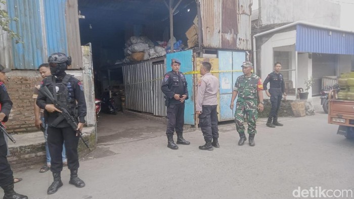Granat aktif ditemukan di gudang rongsokan di Sidoarjo