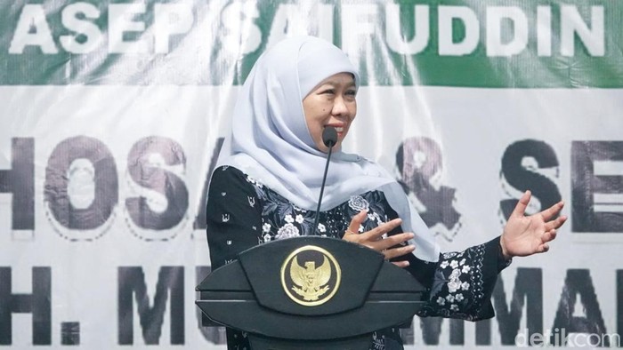 Gubernur Khofifah Indar Parawansa
