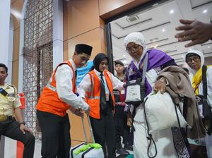 Kloter Terakhir Jemaah Haji Embarkasi Surabaya Berangkat, 30 Tertunda
