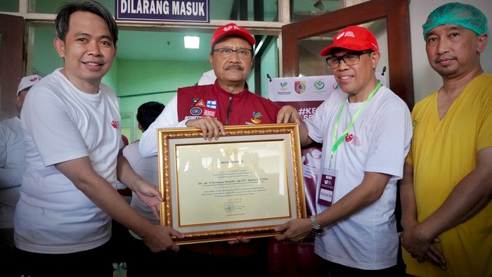 Kemensos gelar operasi katarak gratis di Hari Lanjut Usia Nasional.