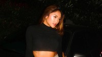 Marion Jola memperlihatkan akun tak bertanggung jawab yang mencatut foto dan namanya. Ia kesal disebut sukses turunkan berat badan karena pil. (Foto: dok Instagram)