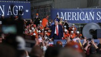 Berdasarkan informasi dalam media sosial Trump, kenaikan tarif berlaku mulai pekan depan. Kebijakan ini dikhawatirkan semakin membuat ketegangan perang dagang, terutama di industri tersebut. REUTERS/Leah Millis
