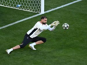 City & Bayern Ikut Berburu Donnarumma