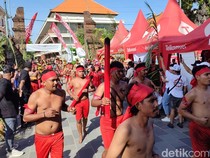 Obor Pattimura dan Tari Katreji Meriahkan HUT ke-208 Pattimura di Kuta Bali