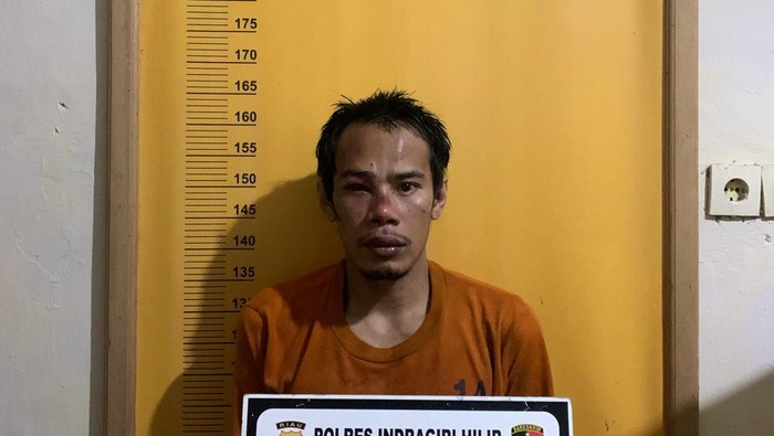 Polisi menangkap pelaku pencurian motor di Indragiri Hilir, Riau.