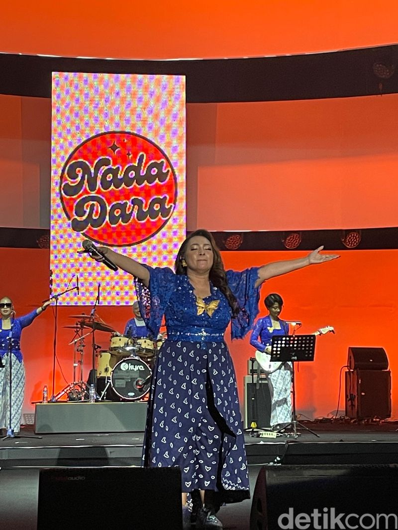 Rieka Roslan tampil di BNI Java Jazz Festiva pada Jumat (30/5/2025).