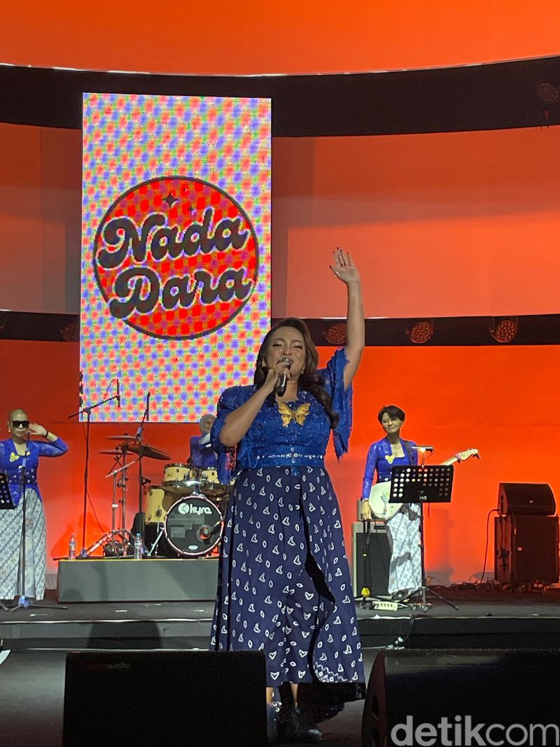 Rieka Roslan tampil di BNI Java Jazz Festiva pada Jumat (30/5/2025).