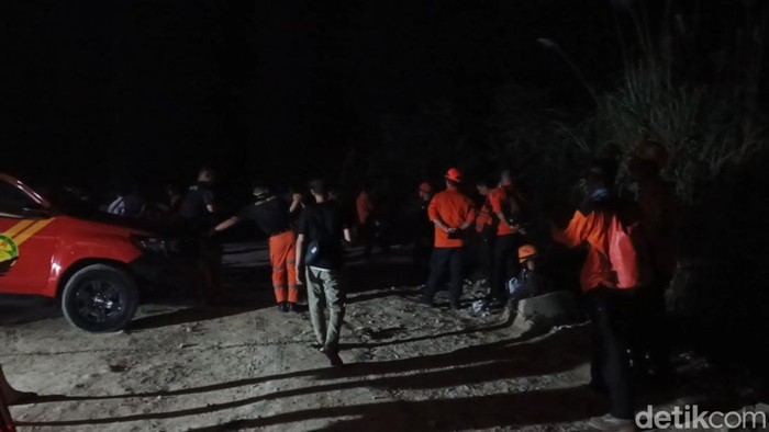 Situasi di lokasi saat terjadi longsor susulan Situasi di lokasi saat terjadi longsor susulan