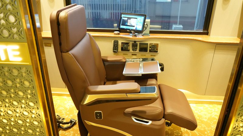 PT Kereta Api Indonesia (Persero) atau KAI akan meluncurkan layanan Suite Class Compartment di KA Argo Bromo Anggrek mulai besok, 1 Juni 2025. Layanan premium ini akan melayani rute Gambir Jakarta– Surabaya Pasar Turi dan sebaliknya, melalui jalur utara Pulau Jawa.