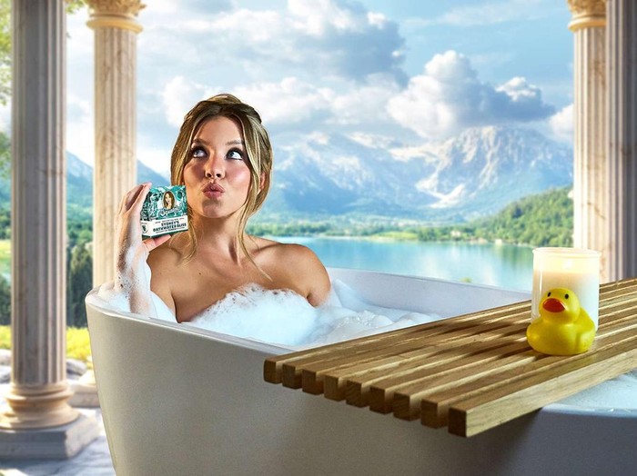 Sydney Sweeney jual sabun dari air bekas mandi.