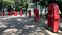 Tulisan BANDUNG JUARA berdiri kokoh di pintu masuk taman.