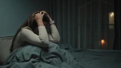 Sering Overthinking di Malam Hari? Ini 7 Tips Hadapi Cemas Soal Masa Depan