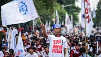 Mereka menuntut pemerintah untuk memberantas praktik impor tekstil ilegal, memperketat aturan impor untuk melindungi keberlangsungan industri padat karya dalam negeri. Foto: ANTARA FOTO/Putra M. Akbar