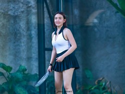 Gaya Amanda Manopo Olahraga Padel, Tampil Seksi Dengan Rok Mini